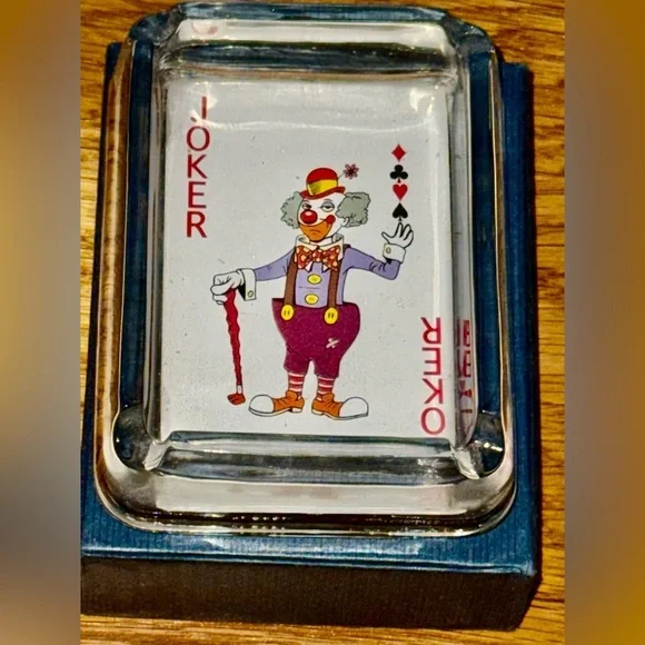 Vintage Glass Joker Playing Card Ashtray​​ - Picture 2 of 3
